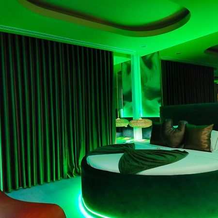 Motel Emocoes Nogueira da Regedoura Bagian luar foto
