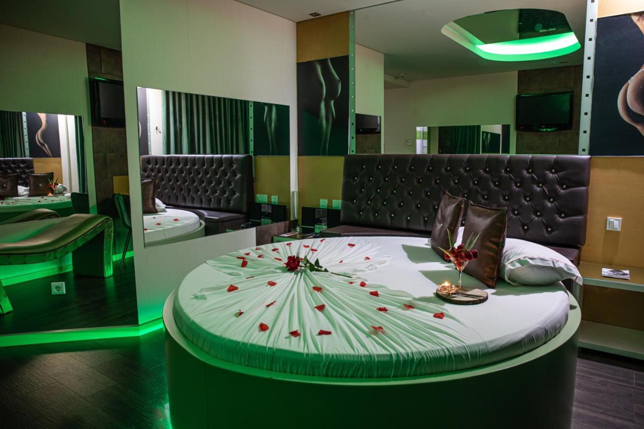 Motel Emocoes Nogueira da Regedoura Bagian luar foto